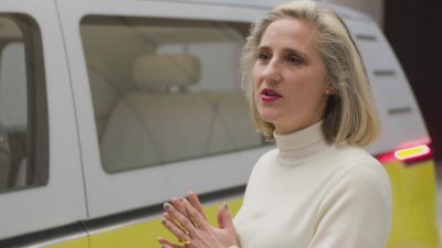 Programmet bringer værten Sonja Stockmarr rundt til nogle af fremtidens mest avancerede transportløsninger.