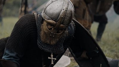 Olav sårad i strid. Foto: Ekkofilm.
