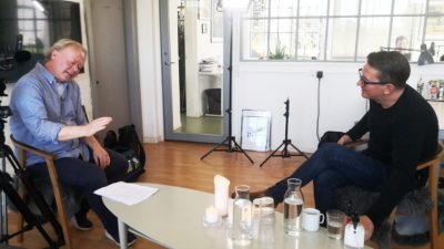Torben Schou interviewer skuespiller Thomas Bo Larsen. Foto: DR.